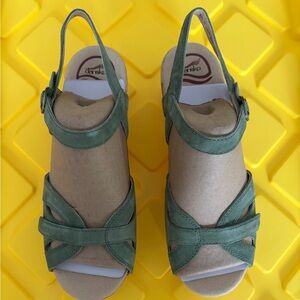 NIB Dansko Season Women's Sage Sandals 39